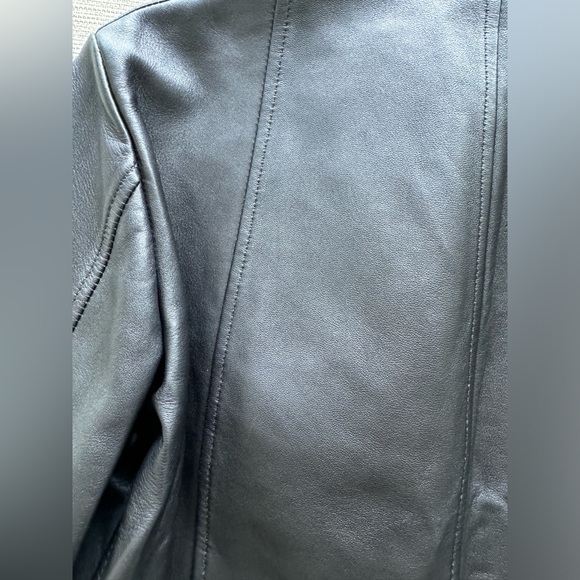 Leather jacket - Picture 10 of 16